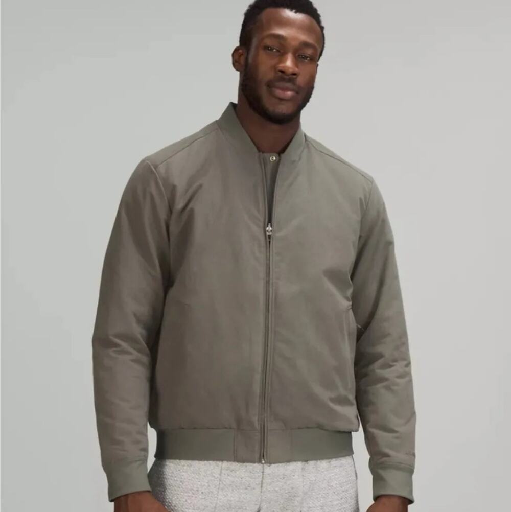 Lululemon Men's Switch Over Bomber Jacket Reversible Grey Sage Size Medium